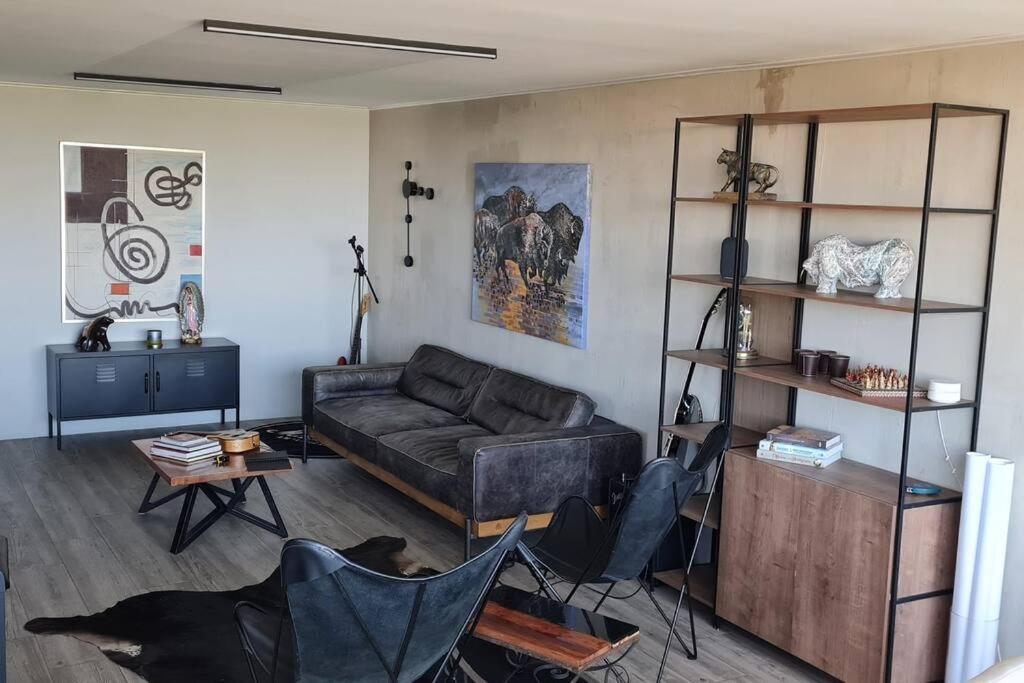 River And Parkside Penthouse With Spectacular View
